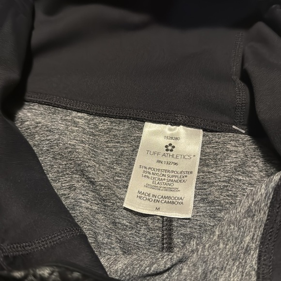 Tuff Athletics Black Rocky Print High Rise UPF 40+ Active Leggings Medium - Picture 8 of 10